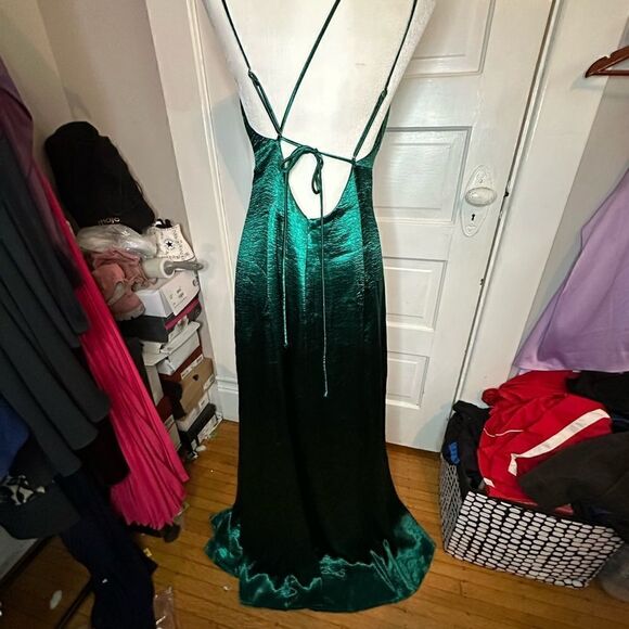 NWTs Lovers + Friends Britt Dress Gown Medium - Picture 6 of 13